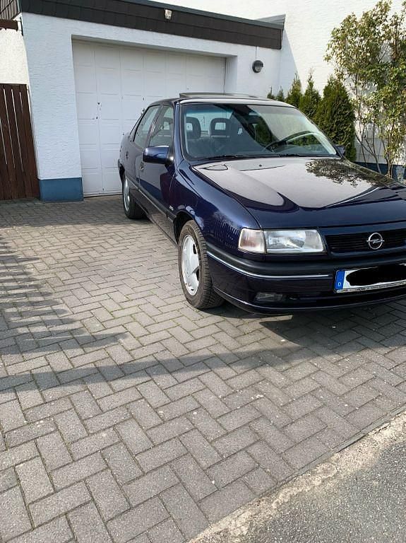 Occasion Opel Vectra 90 ch (66 kW) 1995 Bleue Berline