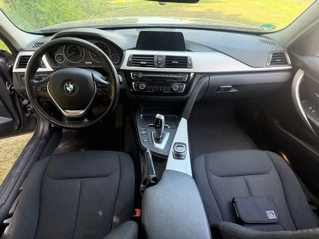 Gebraucht BMW 318 150 PS (110 kW) 2017 Grau Kombi