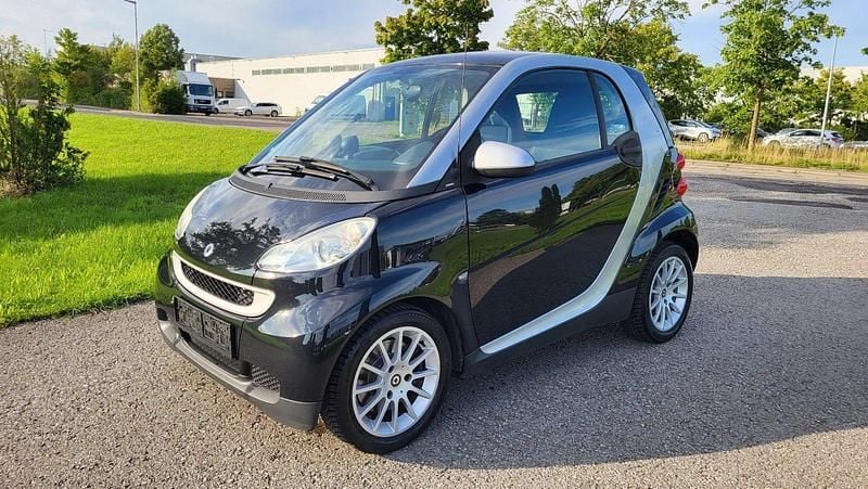 Schwarz Gebraucht 2010 Smart ForTwo Coupé Coupé | 3.200 € - Bild 1/4