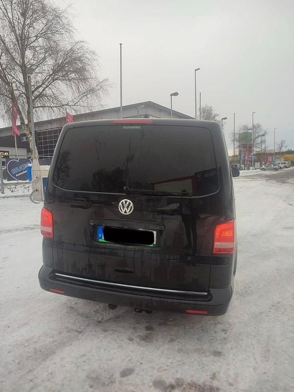 Usata VW Multivan 140 CV (102 kW) 2011 Nero Monovolume