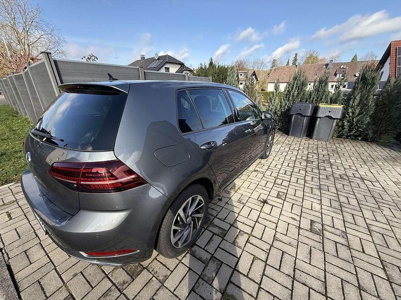 Gebraucht VW Golf VII Sound 125 PS (91 kW) 2017 Grau Kleinwagen