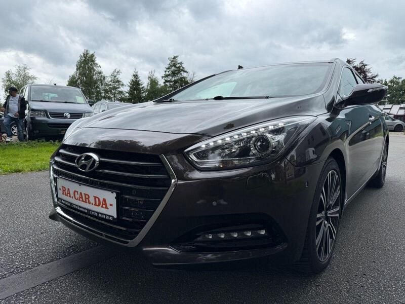 Braun Gebraucht 2017 Hyundai i40 Premium Kombi | 8.900 € (Fairer Preis) - Bild 1/4