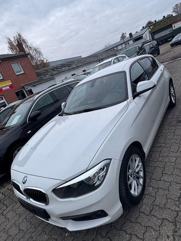 Weiß Gebraucht 2016 BMW 116 Advantage Kleinwagen | 7.400 € (Fairer Preis) - Bild 1/4