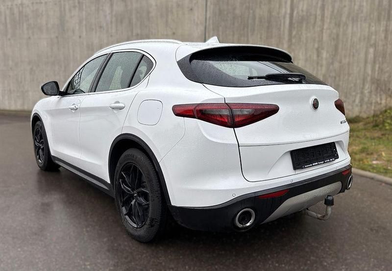 Gebraucht Alfa Romeo Stelvio Business 160 PS (117 kW) 2020 Weiß SUV