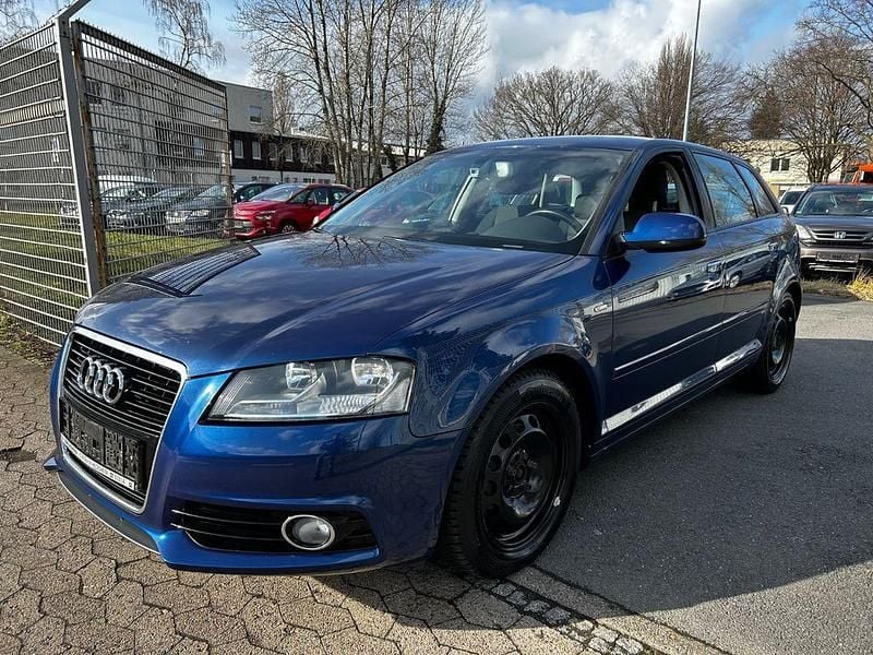 Gebraucht Audi A3 Ambiente 160 PS (117 kW) 2010 Blau Kleinwagen