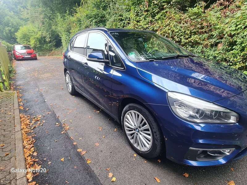 Gebraucht 2016 BMW 218 Active Tourer Luxury Line Van / Kleinbus | 14.600 € (Fairer Preis) - Bild 1/4