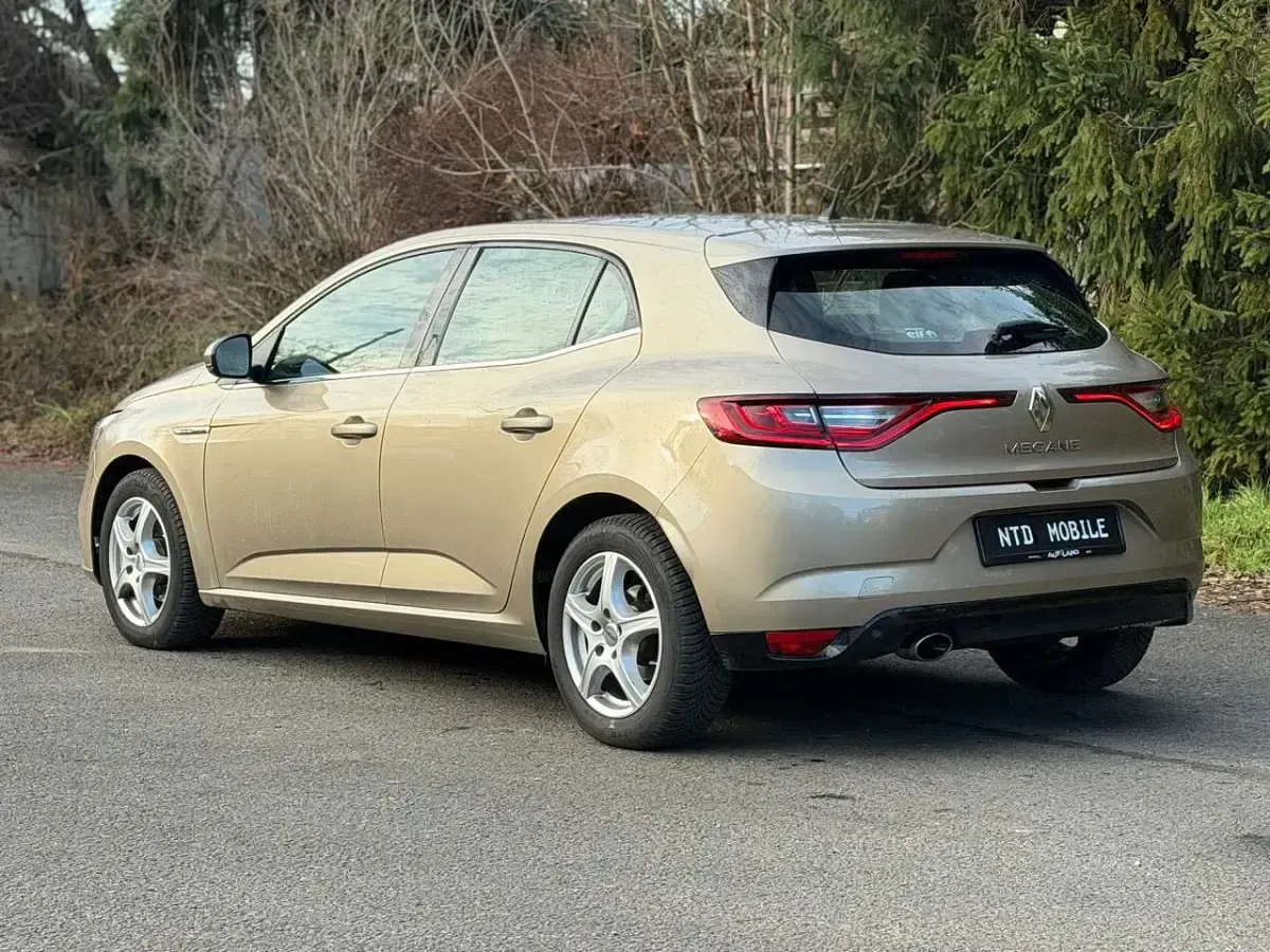 Używany Renault Mégane Intens 132 KM (97 kW) 2016 Beżowy Hatchback