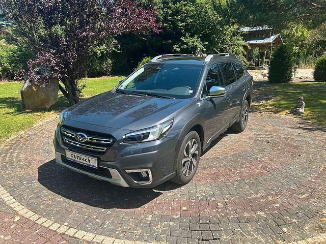 Grau Gebraucht 2021 Subaru Outback Platinum SUV | 35.800 € (Etwas zu teuer) - Bild 1/4