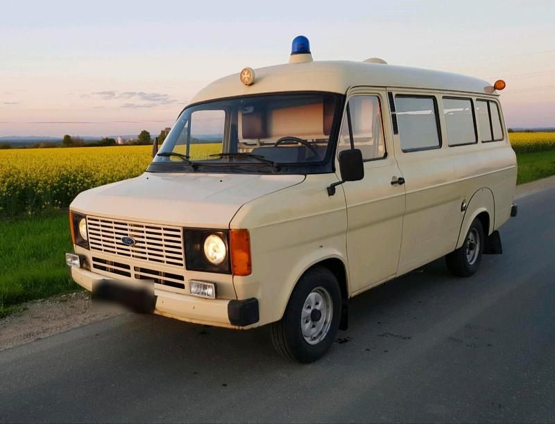 Second-hand Ford Transit 85 CP (62 kW) 1979 Bej Monovolum