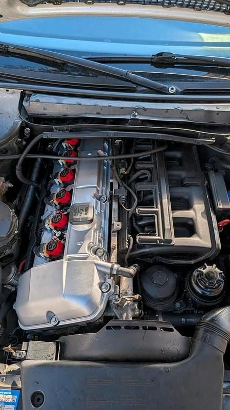 Silber Gebraucht 2001 BMW 320 M Sport Kombi | 2.200 € (Superpreis) - Bild 1/4