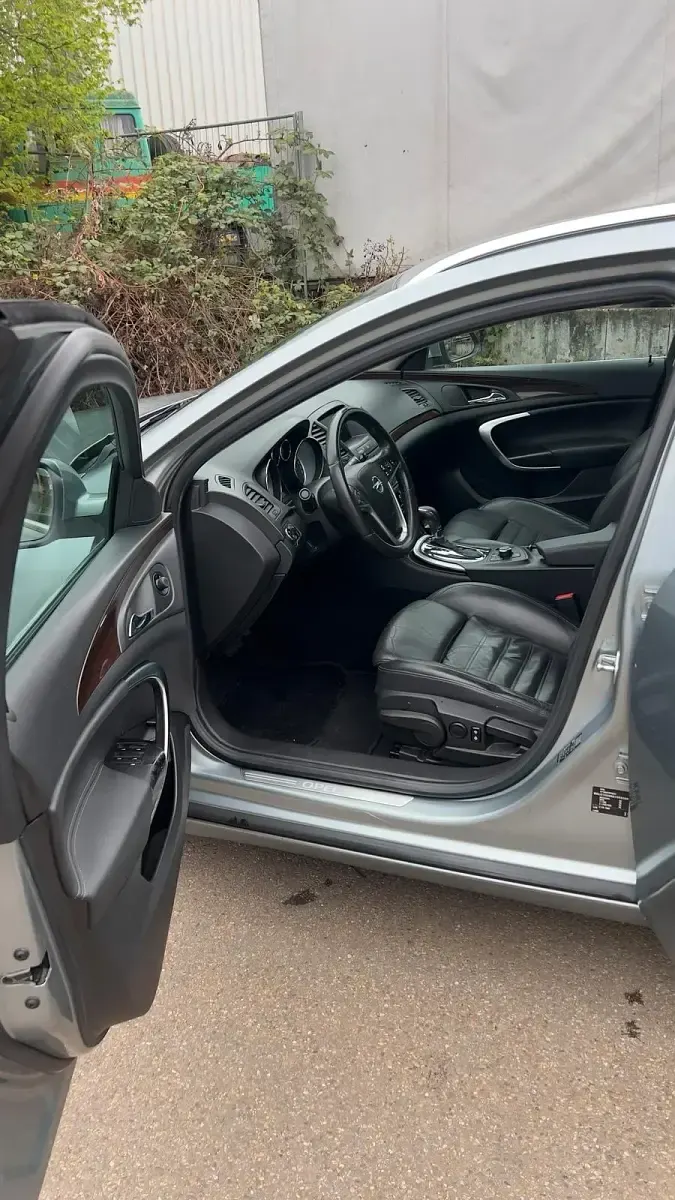 Gebraucht Opel Insignia 2010 Silber Kombi