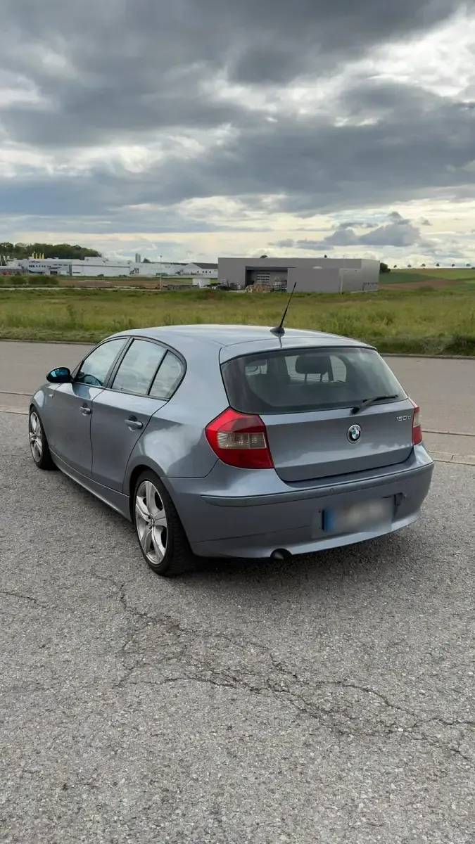 Gebraucht BMW 120 163 PS (119 kW) 2004 Grau Kleinwagen