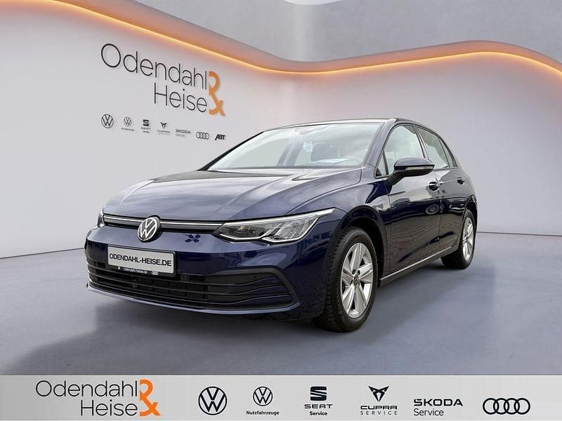 Gebraucht VW Golf Life 150 PS (110 kW) 2023 Blau Limousine