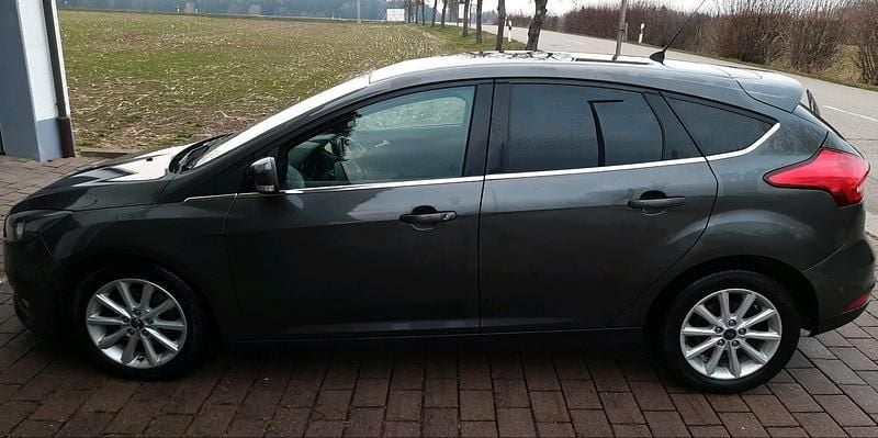 Gebraucht Ford Focus Titanium 150 PS (110 kW) 2015 Grau Limousine