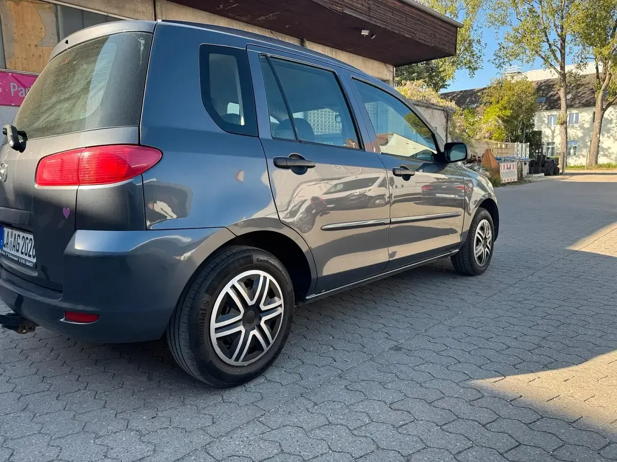 Usata Mazda 2 80 CV (58 kW) 2004 Grigio Utilitaria
