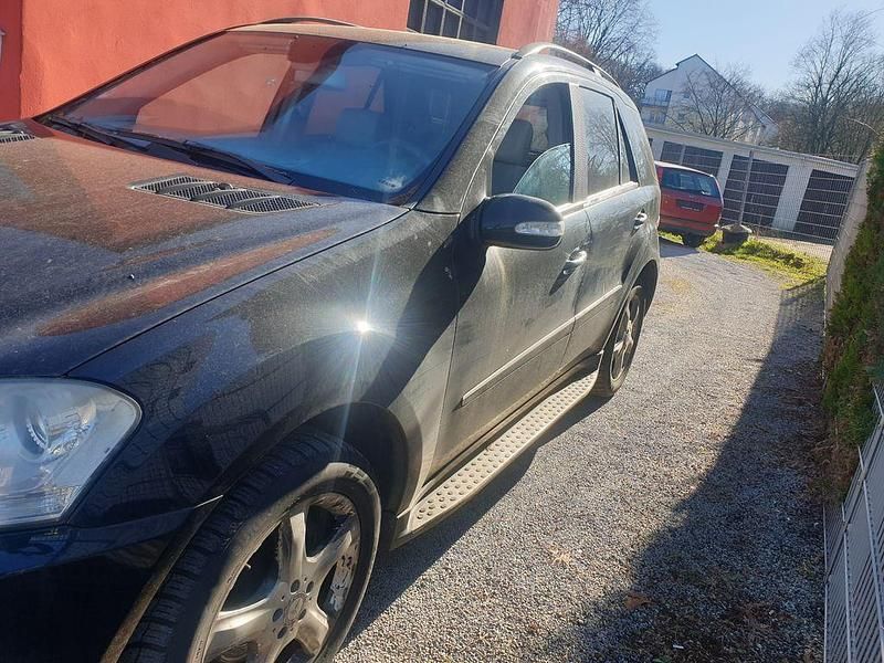 Gebraucht Mercedes ML320 224 PS (164 kW) 2007 Schwarz SUV