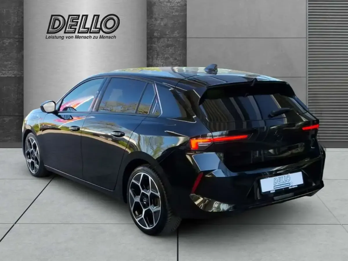 Usata Opel Astra Ultimate 131 CV (96 kW) 2024 Nero Utilitaria