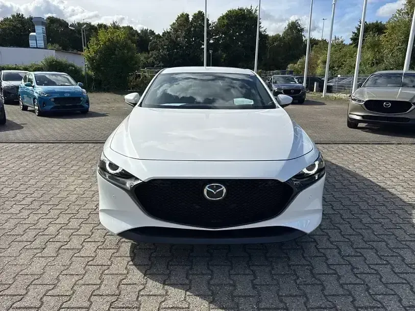 Gebraucht Mazda 3 Exclusive-Line 140 PS (102 kW) 2025 Snowflake white pearl Limousine