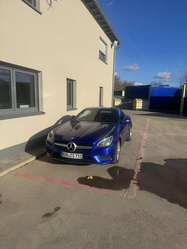 Blau Gebraucht 2017 Mercedes SLC180 Cabrio | 23.299 € (Superpreis) - Bild 1/4