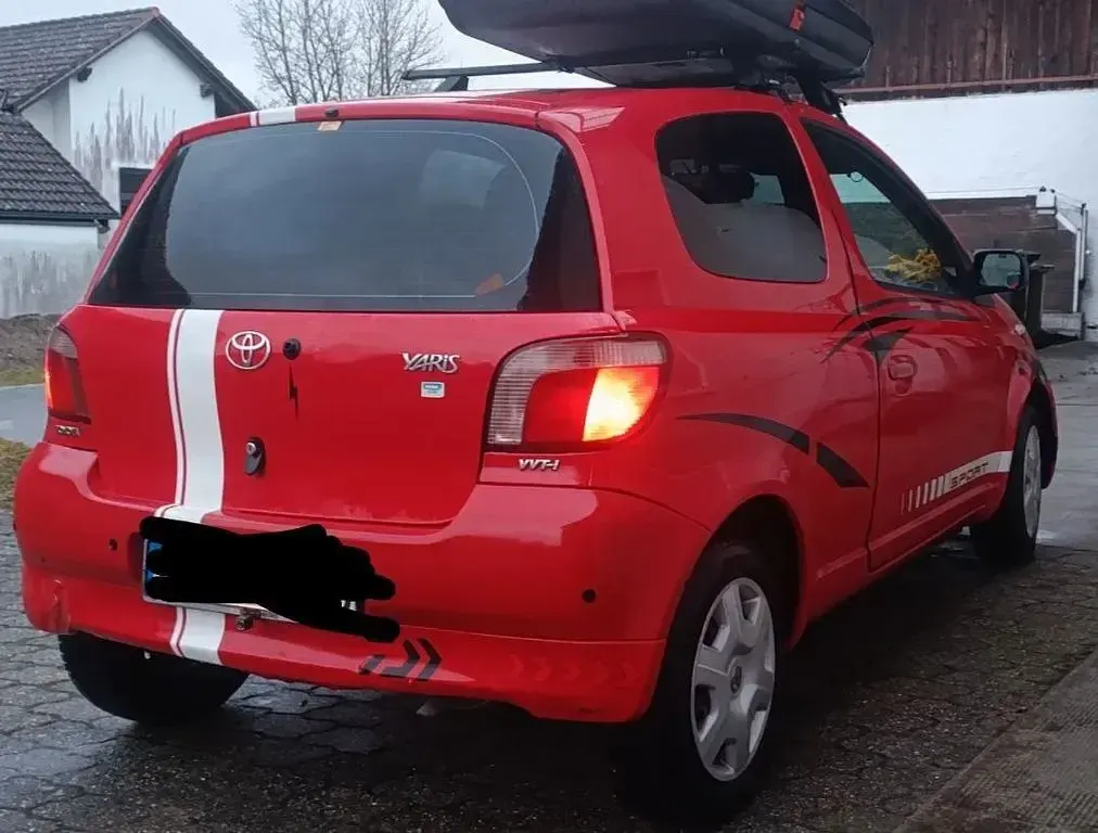 Gebraucht Toyota Yaris Luna 87 PS (63 kW) 2002 Rot Limousine