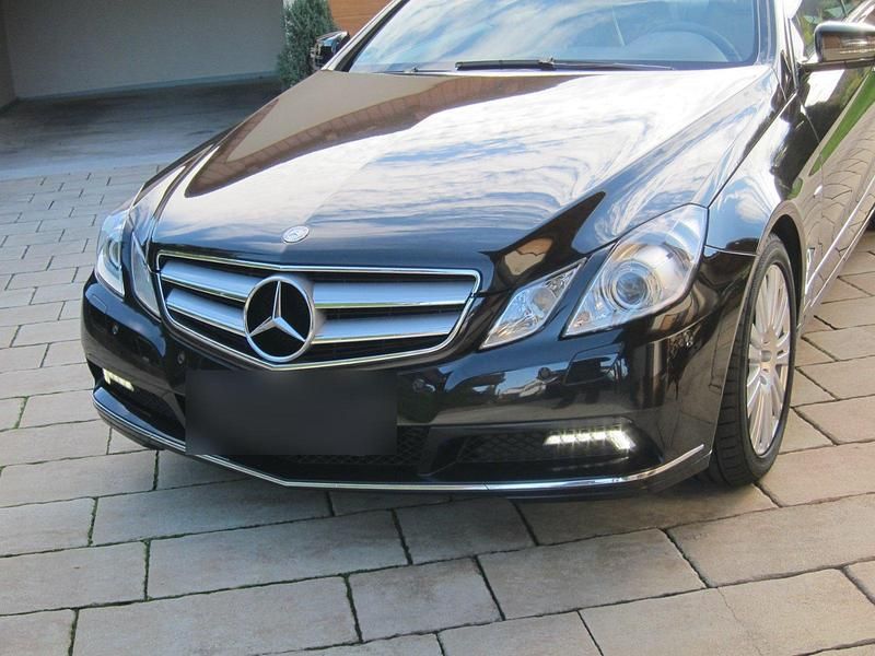 Gebraucht Mercedes E250 204 PS (150 kW) 2010 Schwarz Coupé