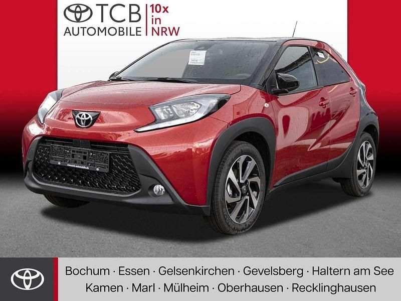 Rot Gebraucht 2024 Toyota Aygo Team Kleinwagen | 14.989 € (Guter Preis) - Bild 1/4
