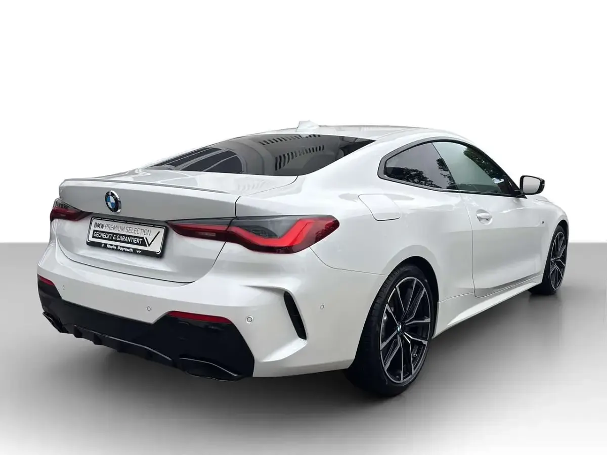 Gebraucht BMW 440 374 PS (275 kW) 2022 Mineralweiss metallic Coupé
