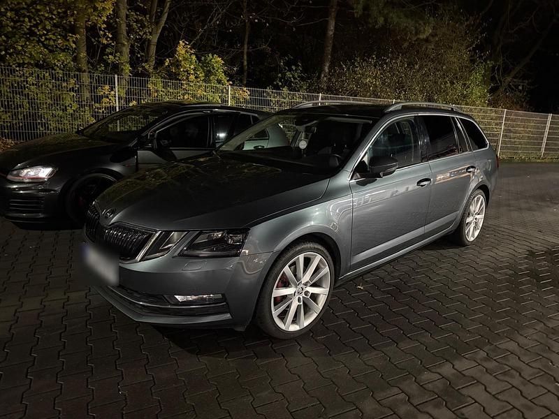 Grau Gebraucht 2018 Skoda Octavia Kombi | 14.500 € (Etwas zu teuer) - Bild 1/4
