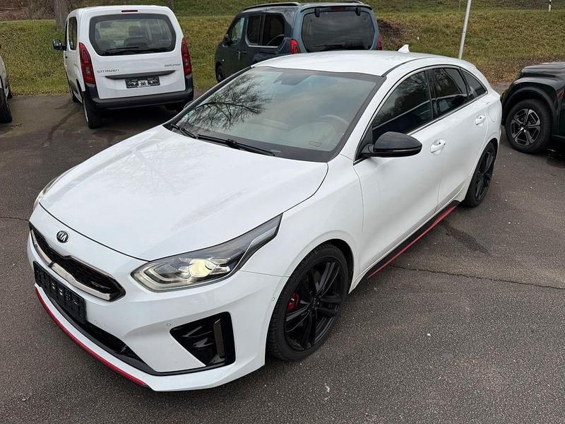 Weiß Gebraucht 2021 Kia ProCeed Limousine | 24.900 € (Fairer Preis) - Bild 1/3