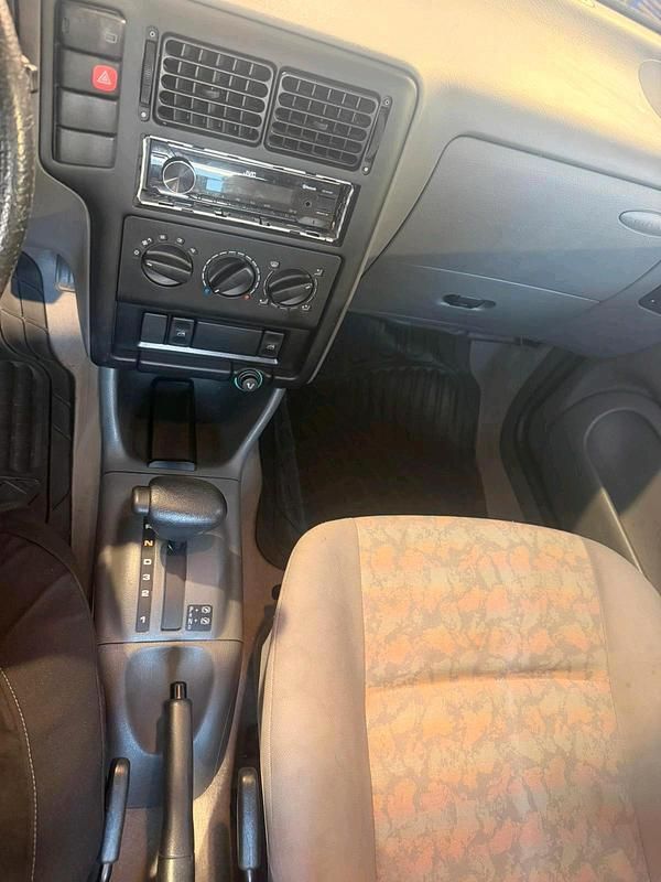 Second-hand VW Polo 1998 Roșu Hatchback