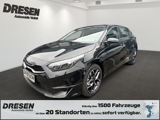 Gebraucht Kia Ceed Spirit 140 PS (102 kW) 2024 1k) black pearl m (schwarz Kleinwagen