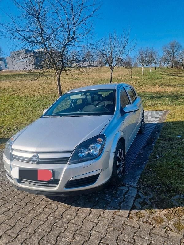 Gebraucht Opel Astra 105 PS (77 kW) 2005 Silber Kleinwagen