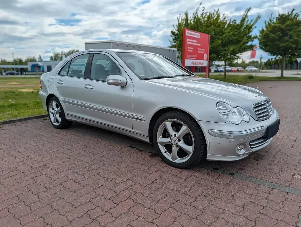 Gebraucht Mercedes C200 Elegance 163 PS (119 kW) 2004 Silber Limousine