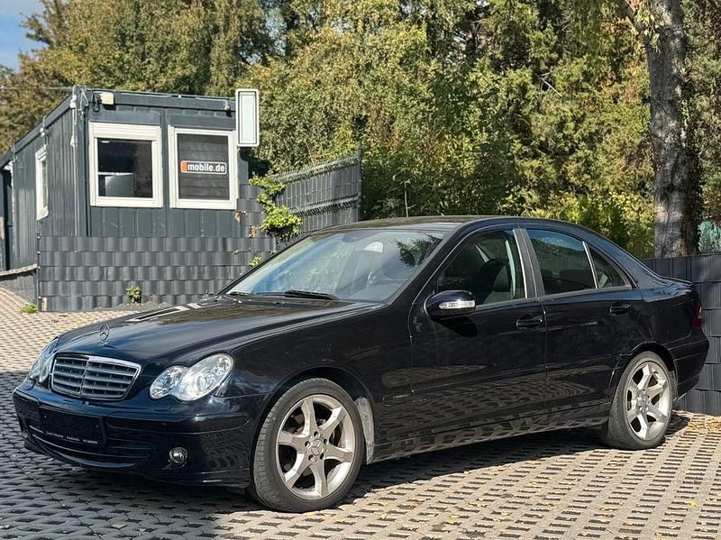 Gebraucht Mercedes C200 122 PS (89 kW) 2006 Schwarz Limousine