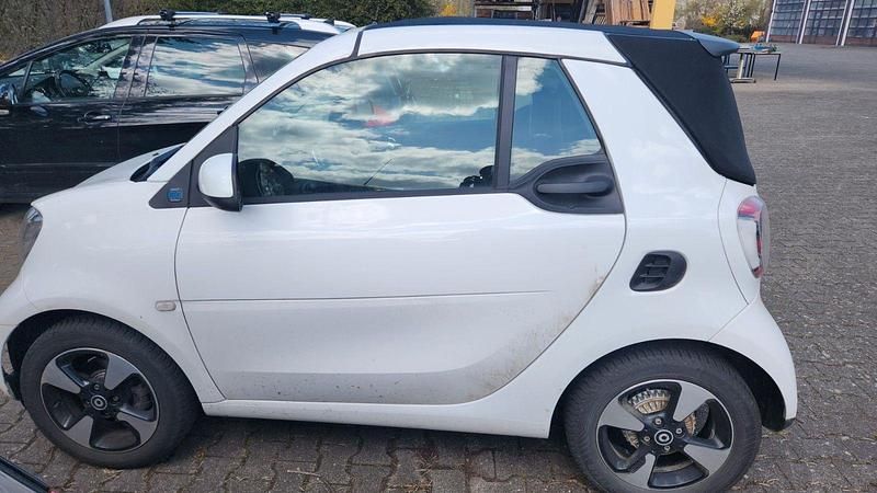 Gebraucht Smart ForTwo Coupé 60 kW (82 PS) 2021 Weiß Cabrio