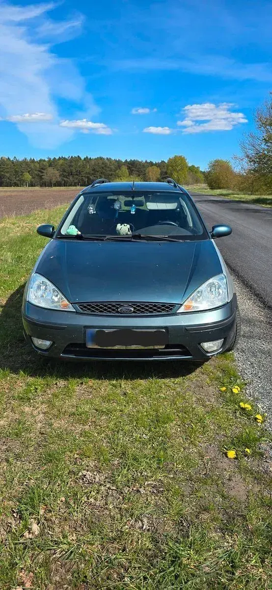 Używany Ford Focus Ghia 101 KM (74 kW) 2003 Zielony Kombi