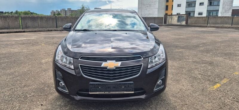 Braun Gebraucht 2013 Chevrolet Cruze LT Limousine | 5.490 € (Fairer Preis) - Bild 1/4