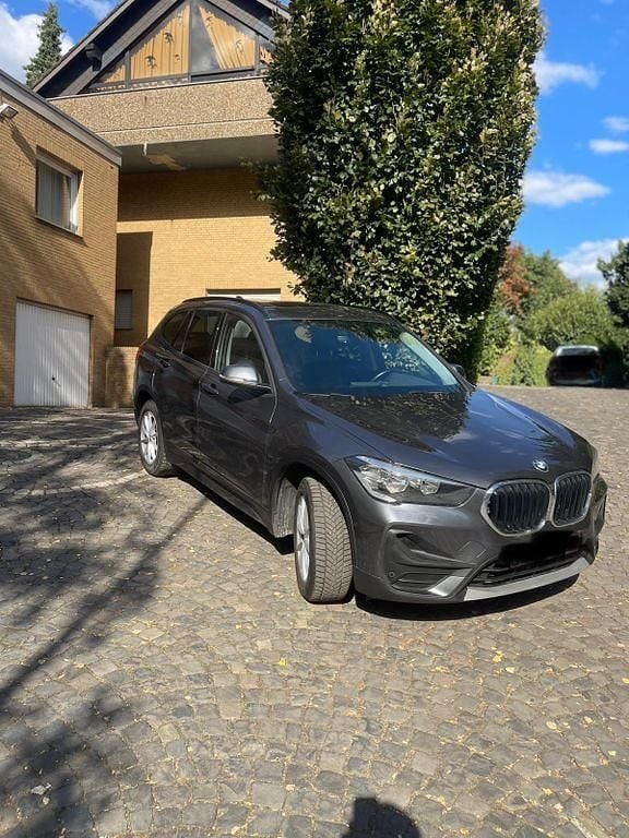 Grau Gebraucht 2021 BMW X1 SUV | 16.400 € (Superpreis) - Bild 1/4