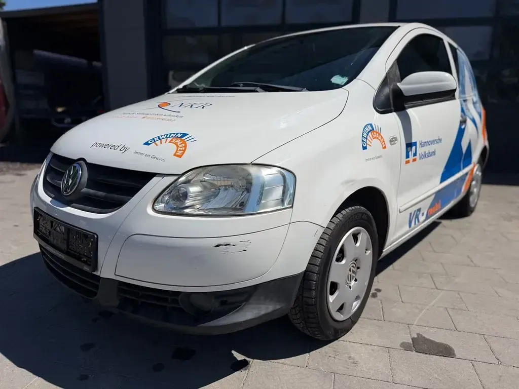 Gebraucht VW Fox Basis 54 PS (39 kW) 2009 Weiß Kleinwagen