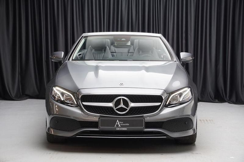 Gebraucht Mercedes E220 194 PS (142 kW) 2019 Selenitgrau Cabrio