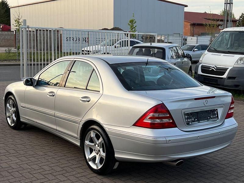 Gebraucht Mercedes C350 Sport Edition 272 PS (200 kW) 2005 Silber Limousine
