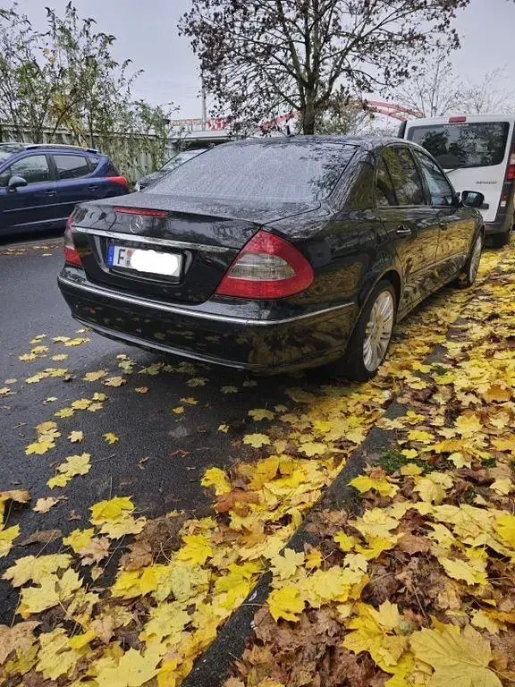 Gebraucht Mercedes E220 Avantgarde 170 PS (125 kW) 2006 Schwarz Limousine