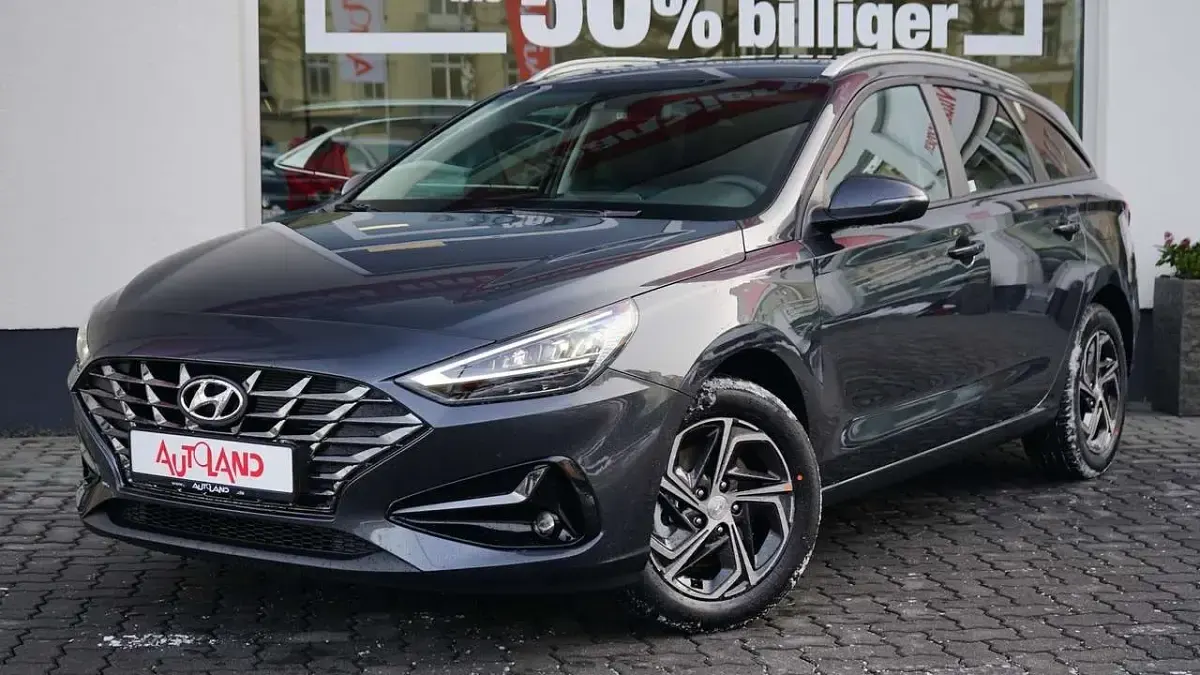 Gebraucht Hyundai i30 101 PS (74 kW) 2024 Grau Kombi