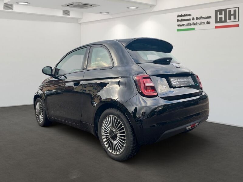 Gebraucht Fiat 500e Action 69 kW (95 PS) 2021 Schwarz Limousine