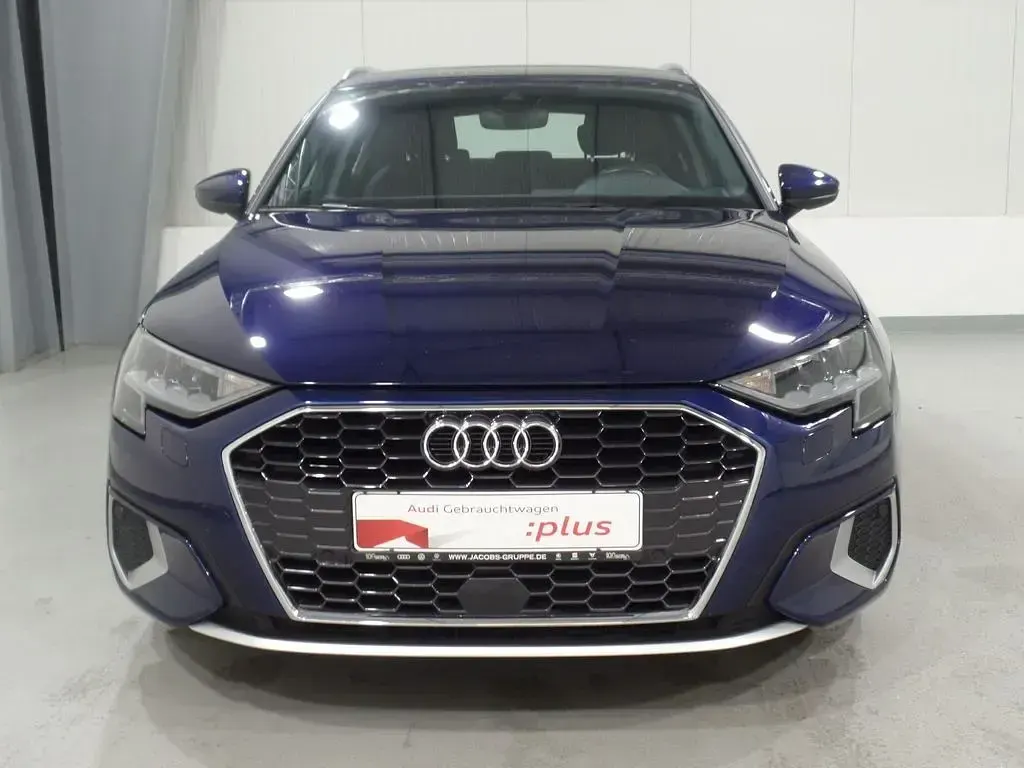Używany Audi A3 Advanced 150 KM (110 kW) 2022 Niebieski Sedan/Limuzyna