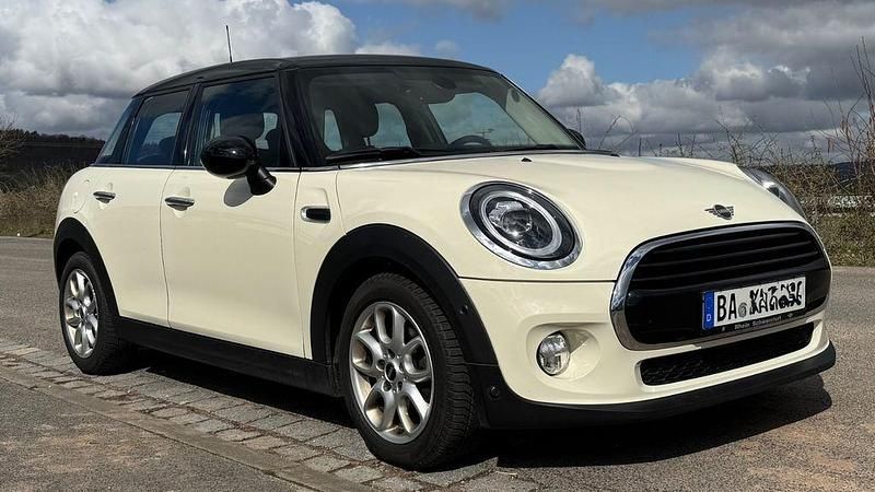 Gebraucht Mini Cooper Chili 136 PS (100 kW) 2018 Weiß Kleinwagen