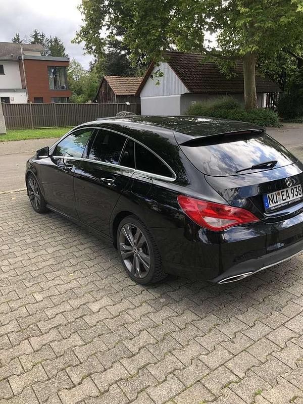 Gebraucht 2018 Mercedes CLA200 Shooting Brake Kombi | 18.800 € (Guter Preis) - Bild 1/4