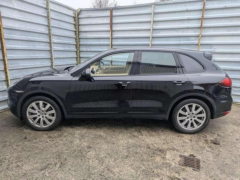Gebraucht Porsche Cayenne 245 PS (180 kW) 2012 Schwarz (metallic) SUV
