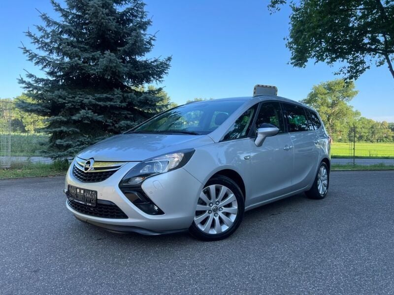 Silber Gebraucht 2016 Opel Zafira Tourer Innovation Van / Kleinbus | 7.790 € (Fairer Preis) - Bild 1/4