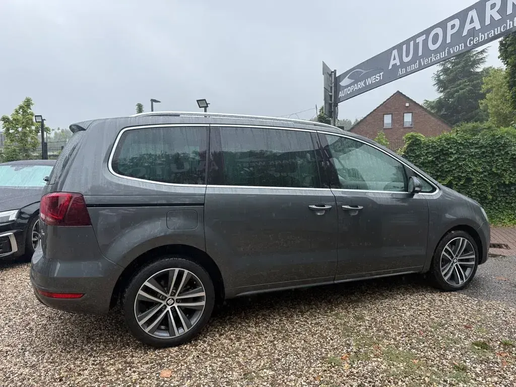Gebraucht Seat Alhambra FR-Line 150 PS (110 kW) 2022 Grau Van / Kleinbus